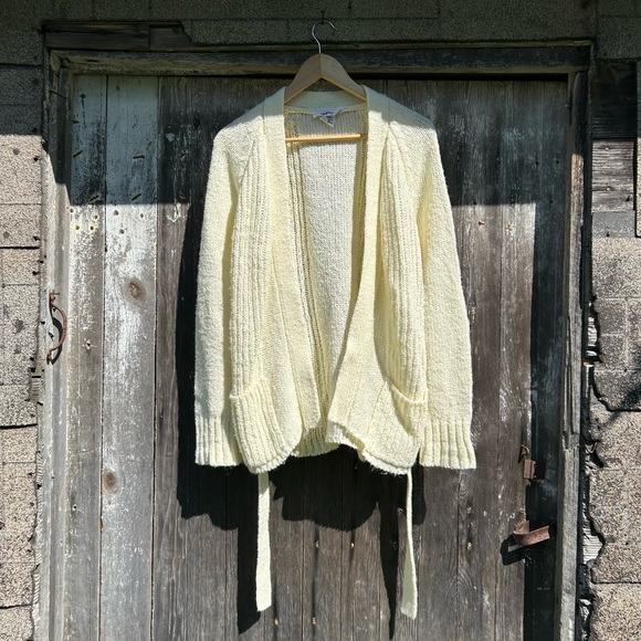Vintage 80s Ivory Belted Sweater - Picture 3 of 7